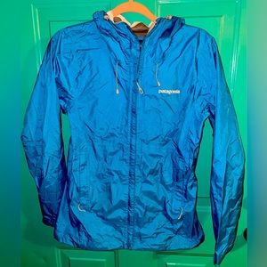Womens size small Patagonia rain jacket.